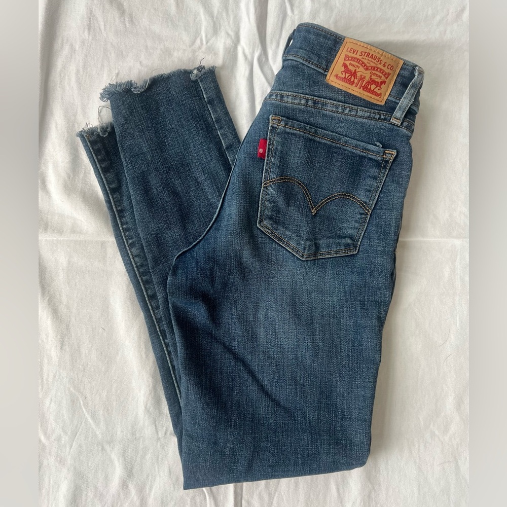 Levi's Women's 711 Skinny Blue Jeans 26